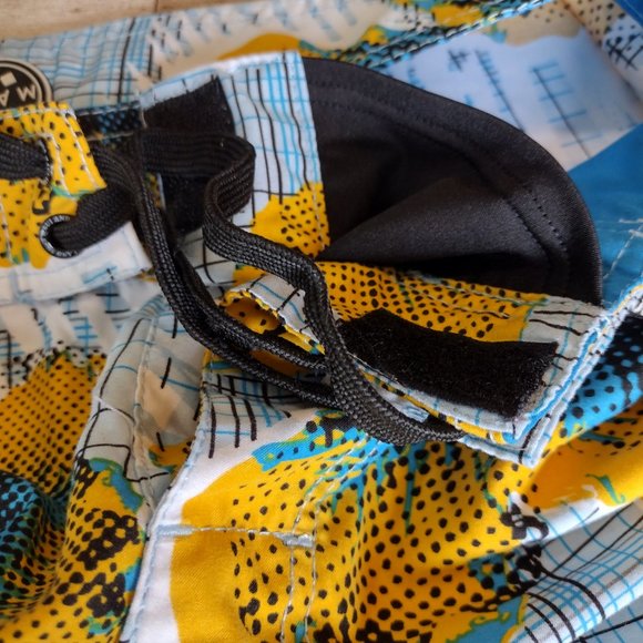 Maui And Sons Board Shorts Mens Size 34 Multicolor Floral Beach Swim Trunks - Picture 7 of 12